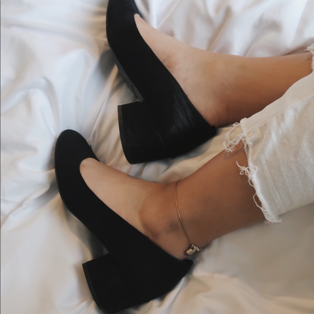 Suede pumps